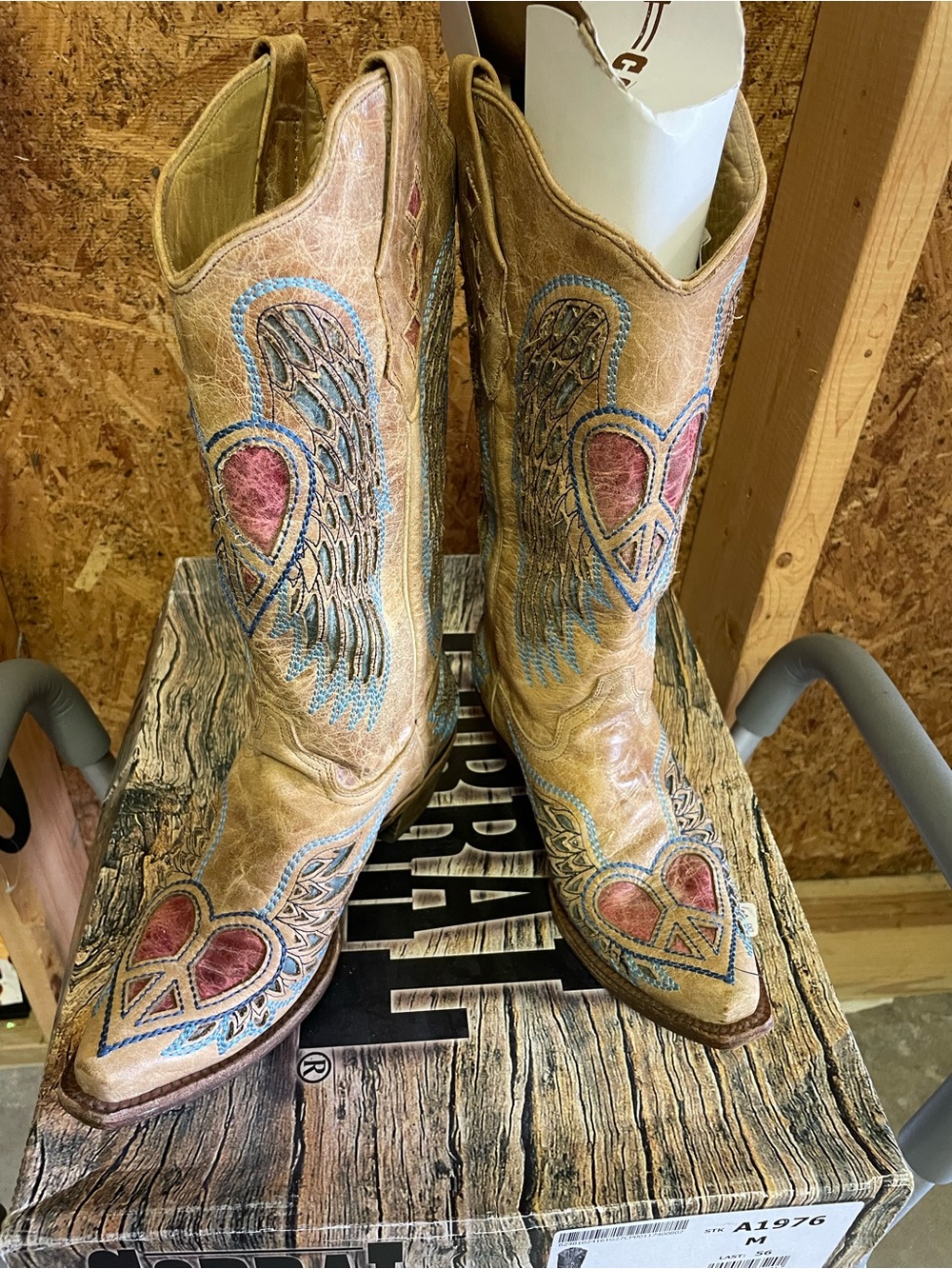 Corral Vintage Leather Cowboy Boots, Blue Jean Wing Embroidery - Picture 12 of 13